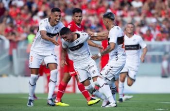 Plantense le ganó 2-1 a Independiente en Avellaneda